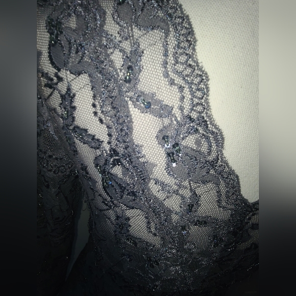 Cache dress - Picture 2 of 8